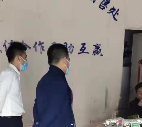 德州天衢工业园支行利用周末时间前往东北城建材市场集中走访客户