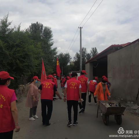 【文明实践在行动】满都拉社区联合共建单位巴四小党支部开展“劳动最光荣 我们在行动”环境整治活动
