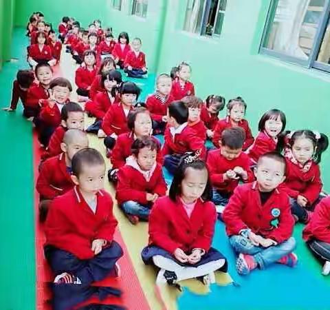 蓝精灵双语幼儿园2018年度幼儿早操比赛