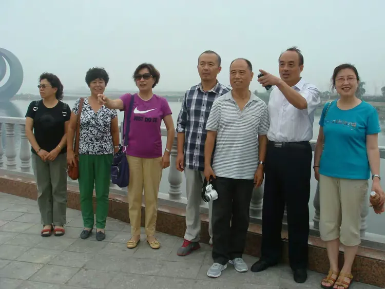 同学们在营口跟吴献同学玩水观海（2014.7.26）