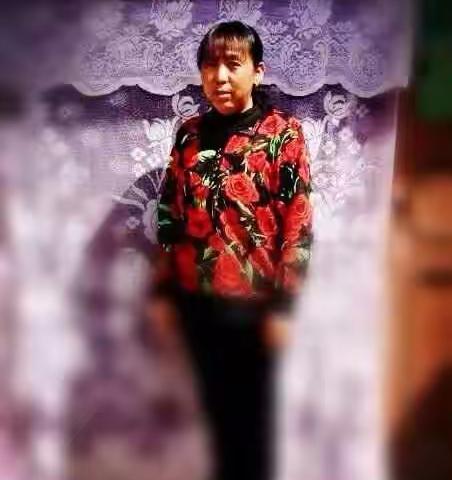 同窗共读，情谊深厚。