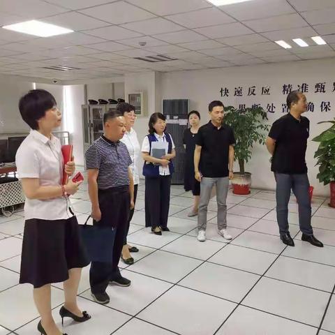 扬州市银协检查组一行对扬州分行安全维稳工作进行现场检查指导