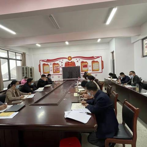 杏坛新秀绽芳华，璞玉初成亮金秋，――记铜都中学语文组新教师汇报课活动