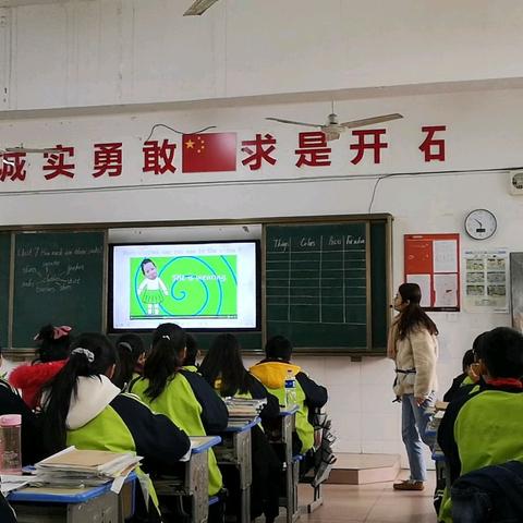 The new teacher but not green hands--国基实验学校新老教师比武课第二轮