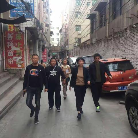 小寨路街道再度出击，打击清理囤煤烧煤现象