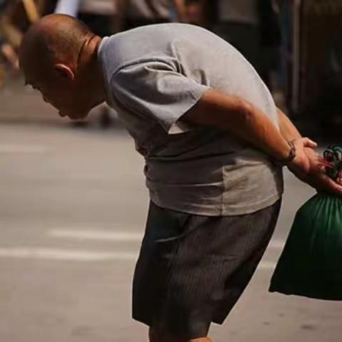 钙元素缺乏对骨质疏松有哪些影响？