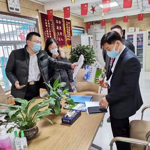 历下区民政局副局长石荣强莅临智远街道对养老机构疫情防控工作进行安全检查