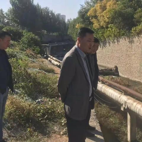 历下区趵突泉街道开展河长制巡河工作