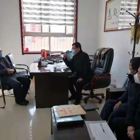 严防严控  众志成城  做好疫情防控工作 ——渭城区教育局副局长高炜来道北小学检查疫情防控工作