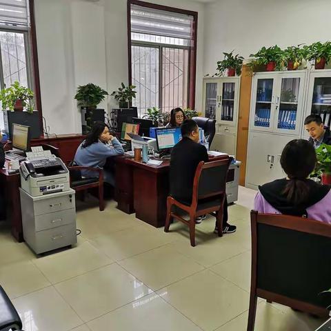 综合管理科组织传达局27次党委会议精神