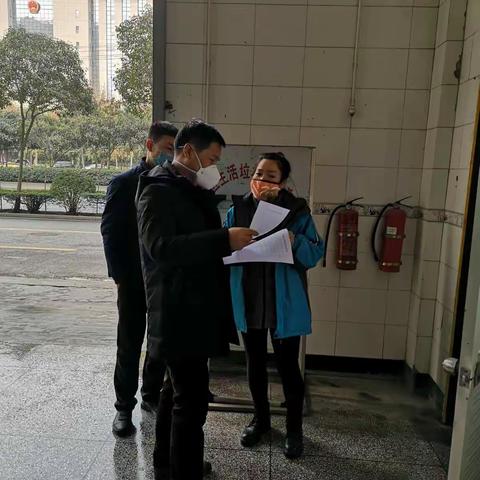 区城管局督导辛家庙街道疫情防控环境卫生消杀工作