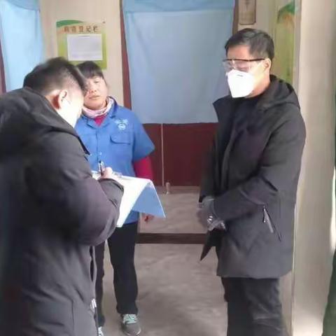 区城管局督导汉城、六村堡街道疫情防控环境卫生消杀工作