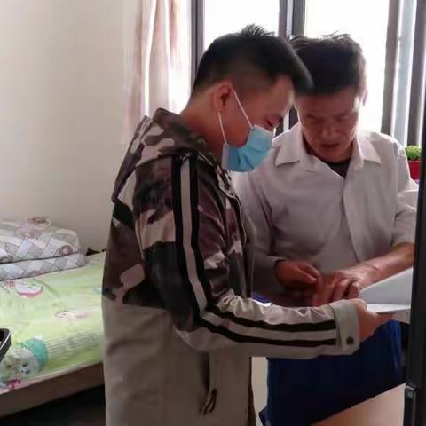 综合管理科对包抓辛家庙街道消杀消毒工作进行督导。