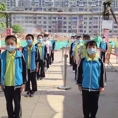 我们开学啦----滨河路小学                五年一班一复课日常规