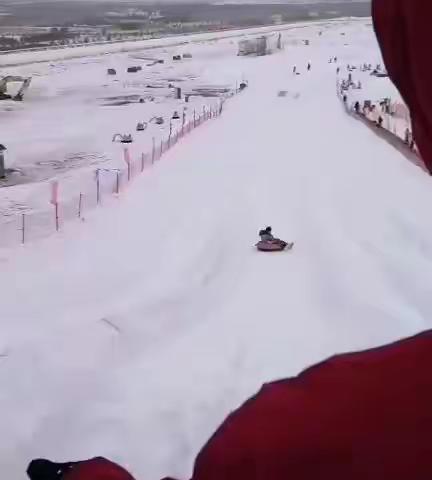 滑雪🎿冲鸭……请大家快闪开～