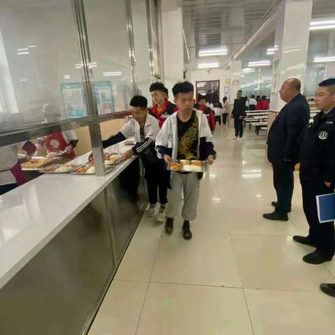 伦河镇开展整治校园安全及校园周边环境