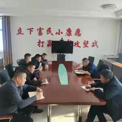 伦河镇召开强农惠农推进会