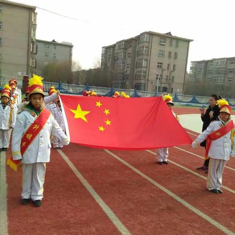 四二班升旗掠影 ――董淑芳