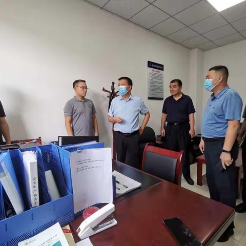 县委常委、副县长王小勇对县应急管理综合执法大队工作进行调研指导