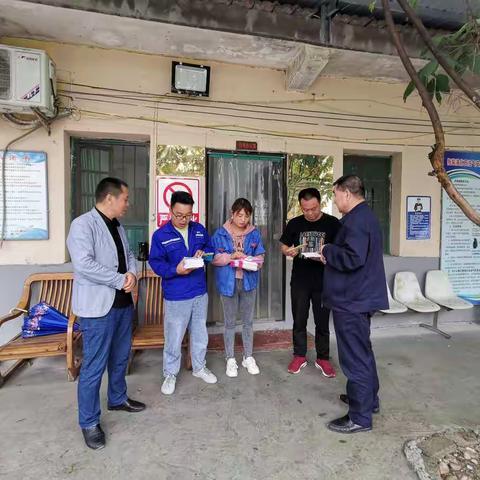 “消除事故隐患 筑牢安全防线”          ---周至县深入开展安全宣传“五进”活动