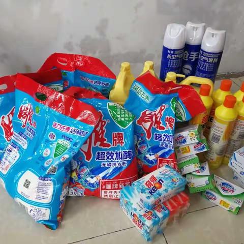 市市场中心积极推进帮扶村“六干净一整齐”工作