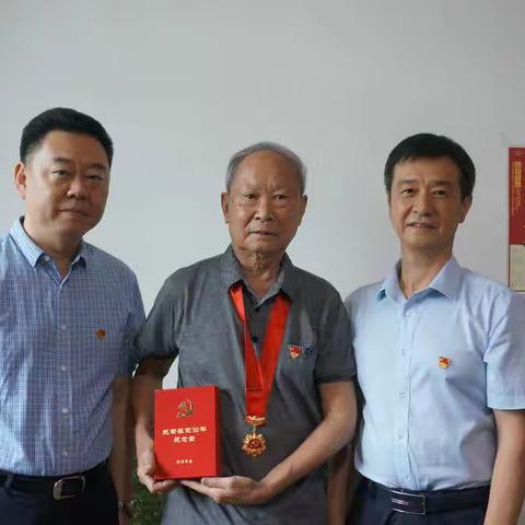市政府驻南昌办事处开展“七一”走访慰问活动