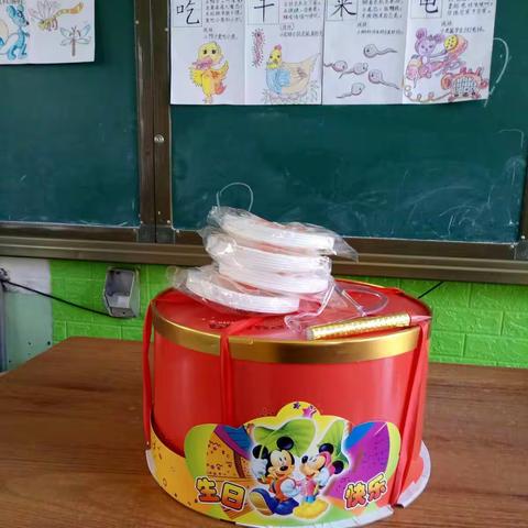 [峪口小学附属幼儿园小班]刘嘉辉宝贝生日留念