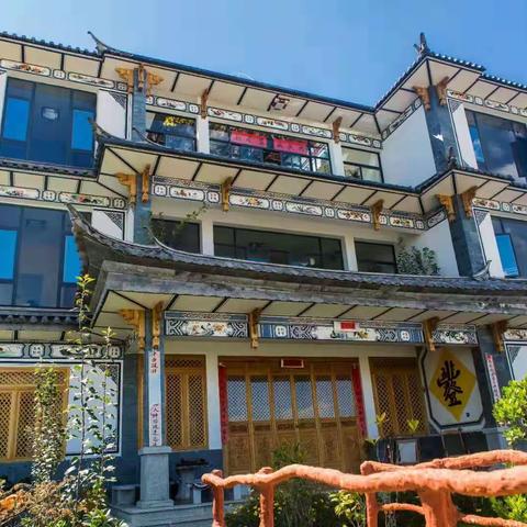 村里民宿，优点是离我家近，走路不超过十分钟，每间都有独立卫生间。