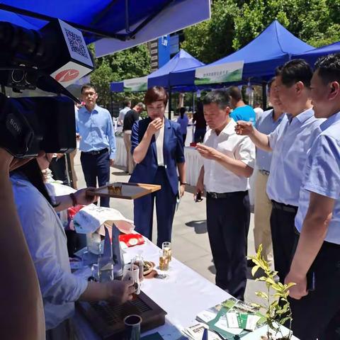 携手脱贫攻坚    合力乡村振兴