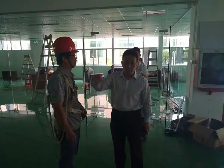 街道副书记王寿昌到宝龙社区开展零星工程安全检查行动