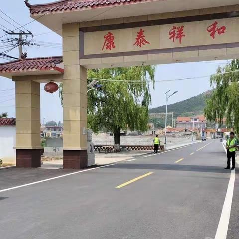 一盔一带，守护道路安全