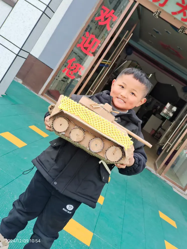 欢乐娃幼儿园科技手工 创意无限作品投票