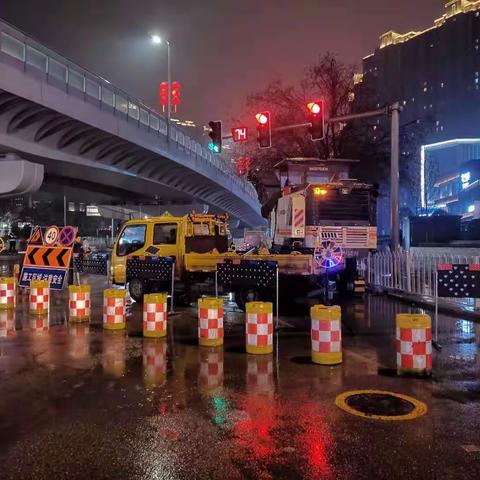 风里雨里我们在这里！                         铁军行、战必胜