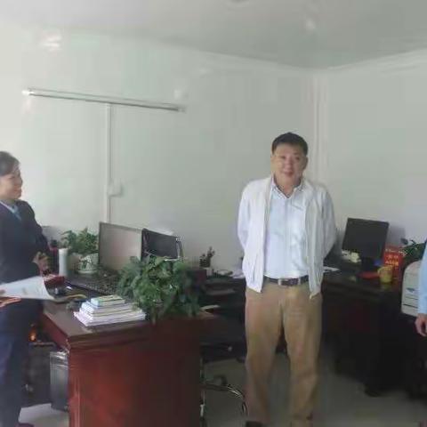 新春慰问送祝福  组织关怀暖人心——省局巡视员那启民一行深入琼中局开展春节走访慰问