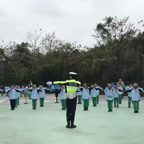 云岩区第一小学交通安全研学实践