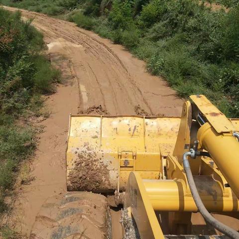 院子村驻村工作队修路记