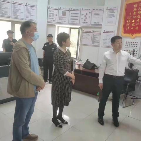 市委宣传部副部长关伟锋到雷锋纪念馆进行安全检查