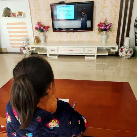 停课不停学🍬家校携手同    成长”——  县一小红军小学三（5）班张馨雅学习生活美篇2012.2.27