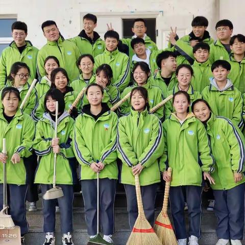 “学雷锋，爱校园”——东乌旗民族综合高中高二七班开展学习雷锋主题志愿活动