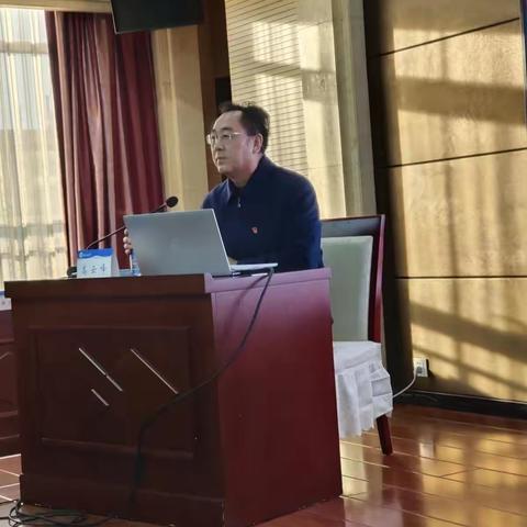 全区中等职业学校思想政治课教师培训---习近平关于教育的重要论述与解读