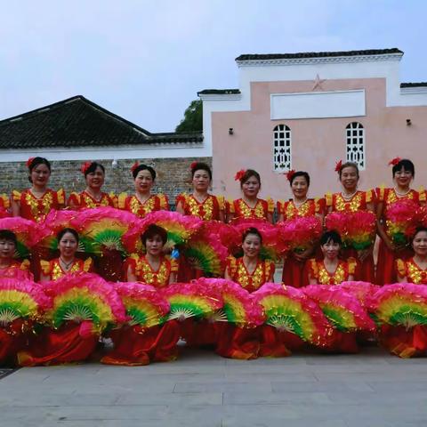 优雅旗袍队东方红姐妹宁远下灌掠影