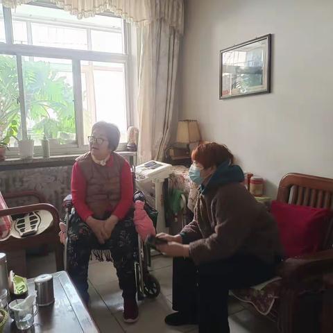 碧水青园社区开展困难老年人慰问活动