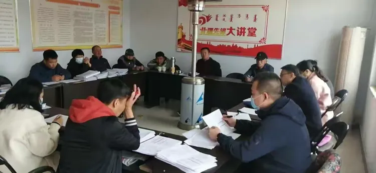 农行库伦旗支行开展扶贫小额信贷调查和投放工作