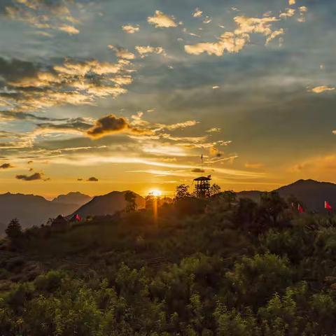 怀玉山上的霞、云、雾和虹