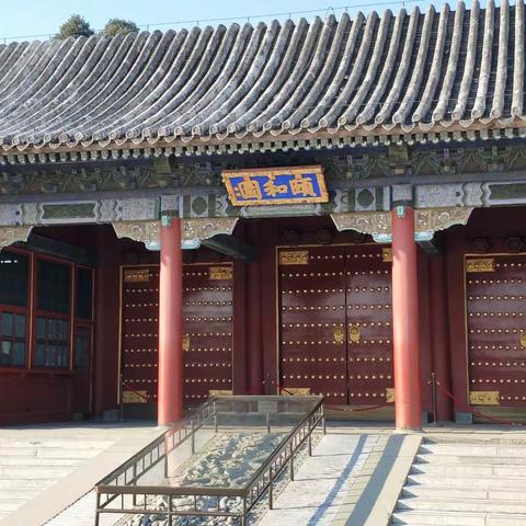 颐和园后山的幽静风光（副本）