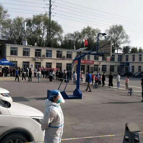榆林街道万新社区开展第一轮核酸检测工作