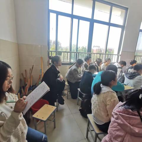 西平县第六初级中学英语教学“大学习，大练兵，大提升”系列活动——“深参课堂”让教学更easy