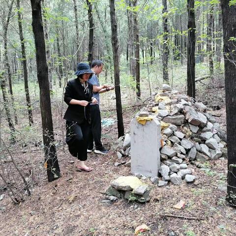 山大路社区组织开展燕子山山体范围散埋坟墓集中整治攻坚行动