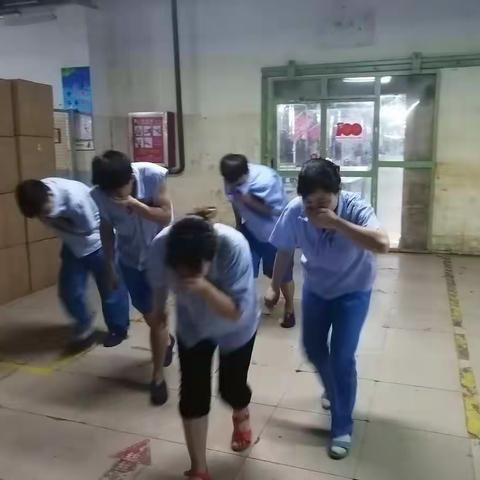 新六长甲班消防演练