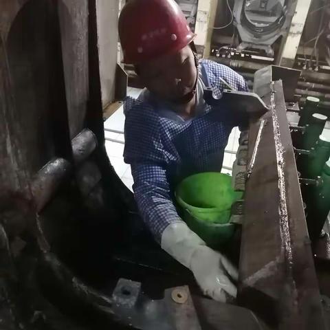 众人协作效率高，区区机台不算啥